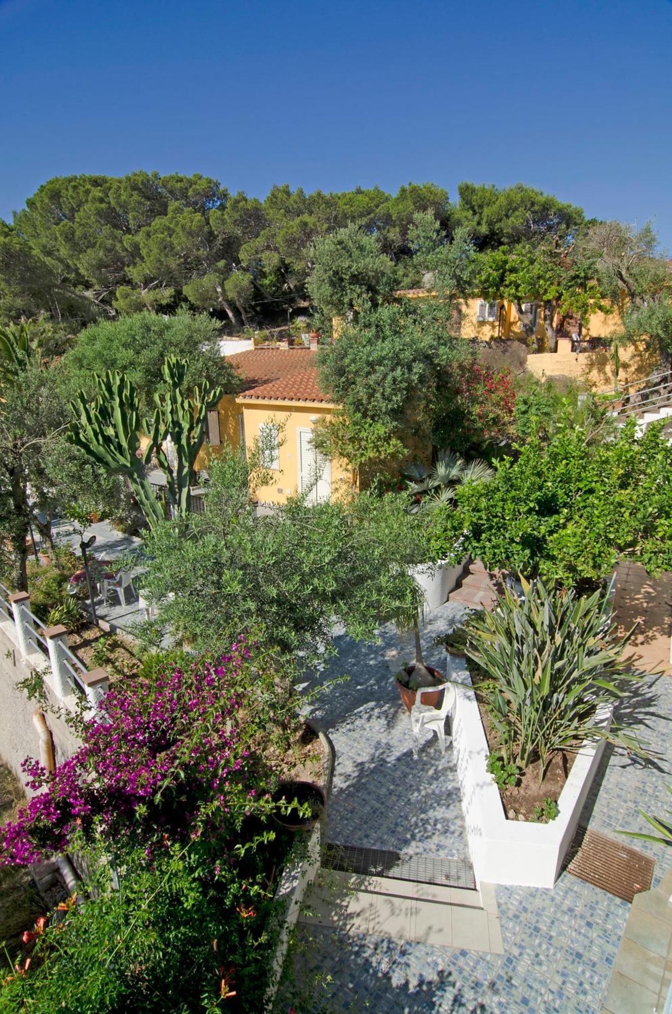Hotel Paola Carloforte (Isola di San Pietro) Exterior foto